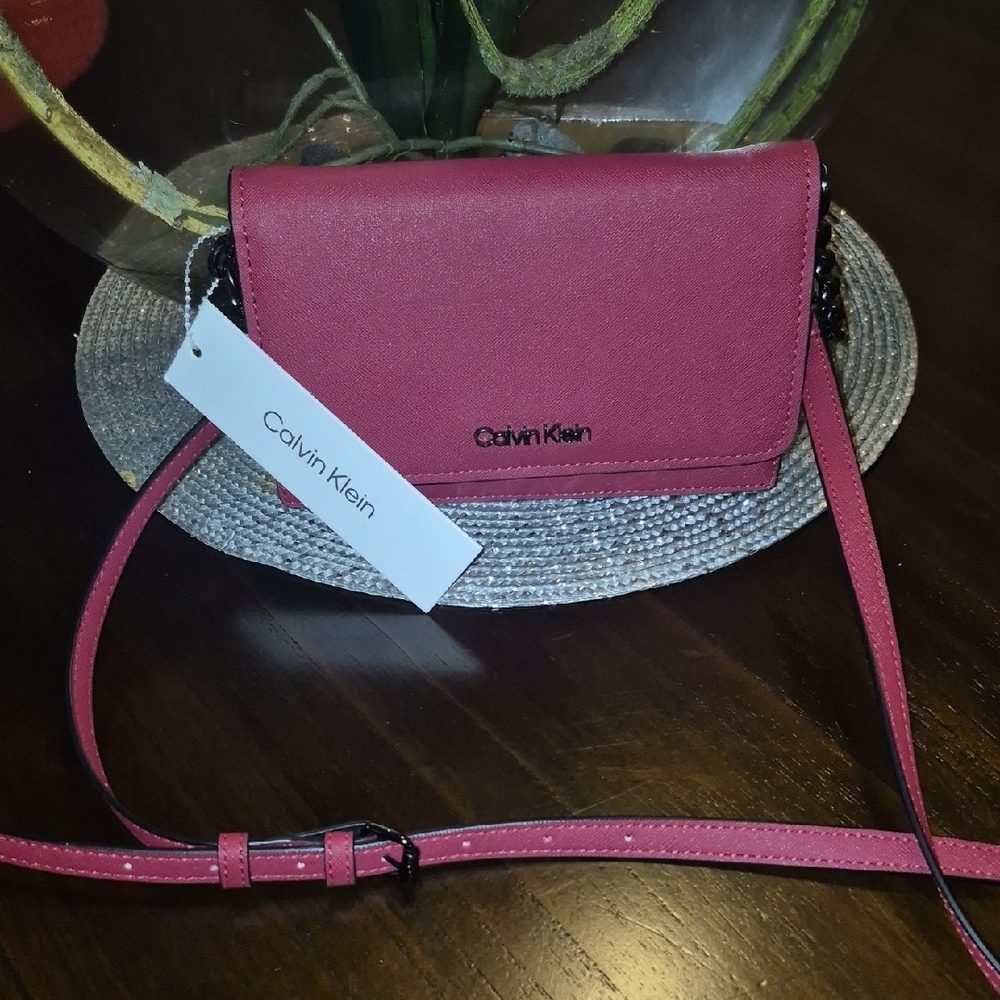 Calvin Klein Cranberry Crossbody Chain Wallet Bag - Picture 3 of 10